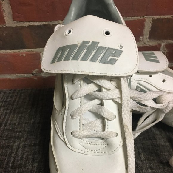 Mitre Cleats - Picture 2 of 5